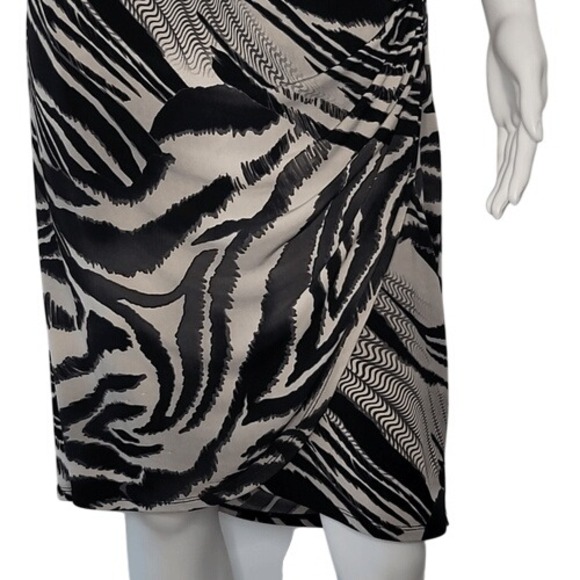 Bisou Bisou Black & White Sleeveless Bodycon Dress‎ - Picture 3 of 13